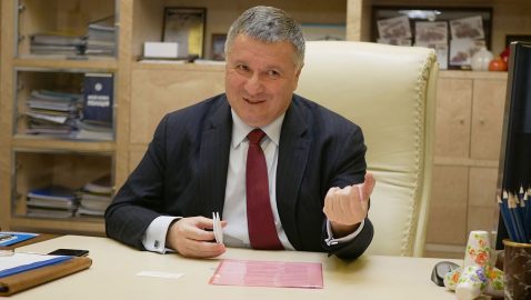 Аваков не захотел извиняться за слова о «сетках Порошенко»