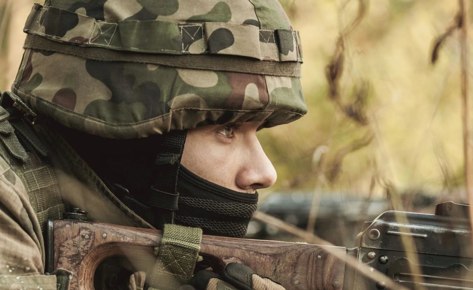 Девушкам разрешили служить в военных лицеях Украины