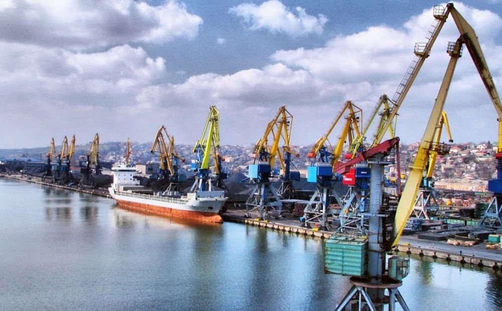 МинВОТ: мариупольский порт из-за Крымского моста потерял 33% флота