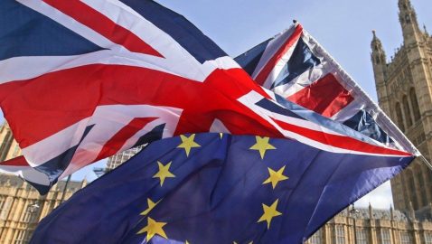 Британский парламент проголосовал против Brexit без соглашения