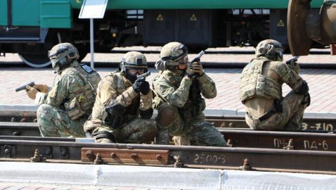 Улицы и вокзалы Украины начал патрулировать спецназ СБУ