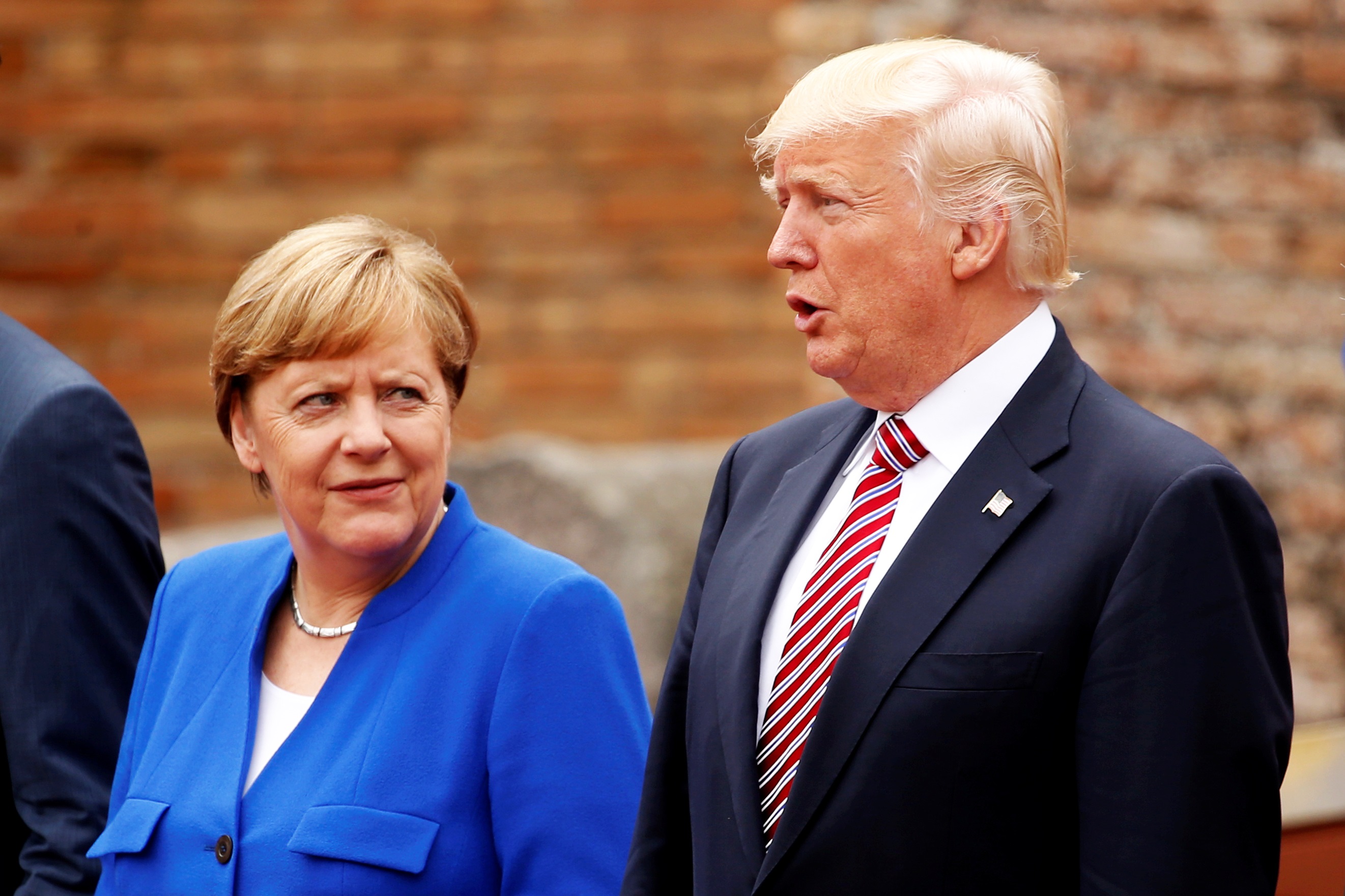Меркель и Трамп обсудили Украину и НАТО