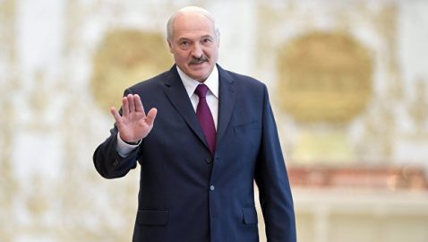 Лукашенко поздравил Зеленского с победой на выборах