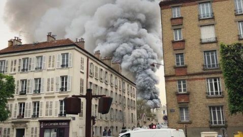 В районе Версаля начался пожар