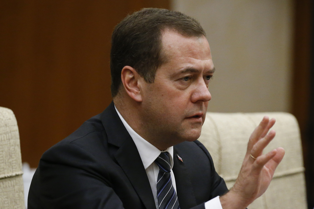 Медведев поручил помочь в подсчете «украинского ущерба Крыму»
