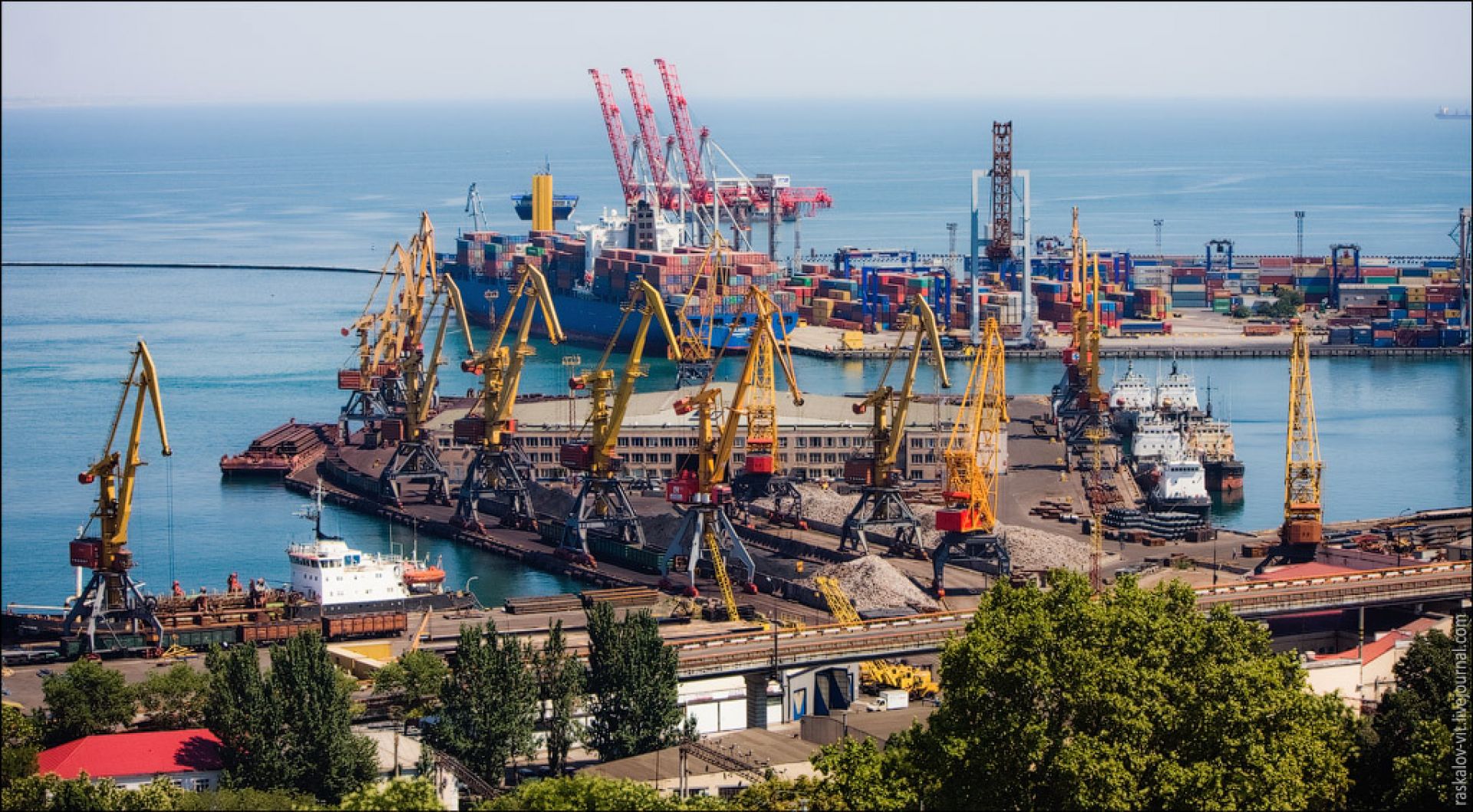 В Украине переименовали 3 морских порта