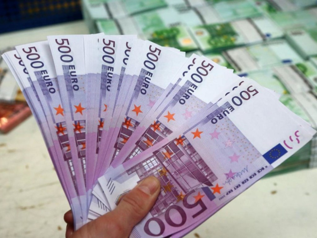 Евросоюз полностью прекратил выпуск банкнот по 500 евро