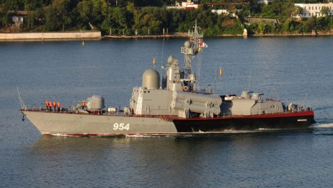 Российские ракетные корабли провели стрельбы в Черном море