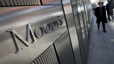 Moody’s посоветовало Зеленскому не вмешиваться в дело Приватбанка
