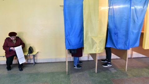Международные наблюдатели назвали минусы первого тура выборов