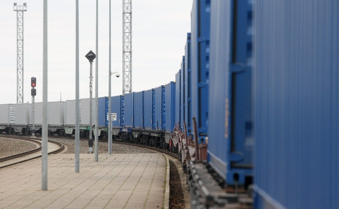Укрзализныця запустила контейнерный поезд в Польшу