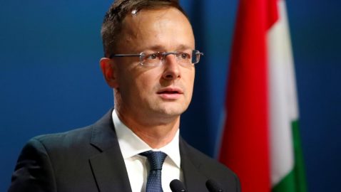 Венгрия уже не надеется договориться с действующими властями Украины