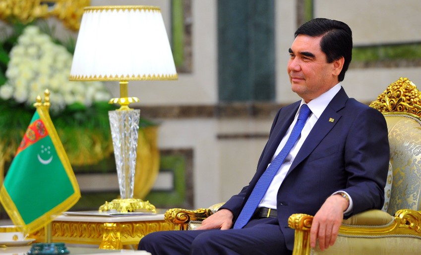 Президент Туркменистана зачитал рэп в честь любимой лошади