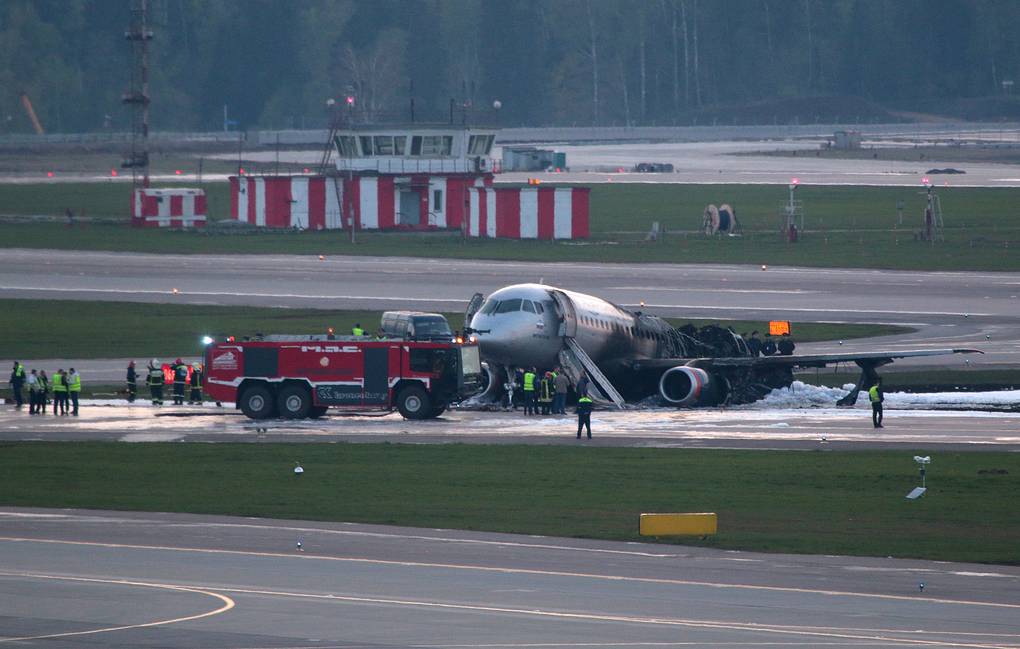 При аварийной посадке самолета в Шереметьево погибли 13 человек