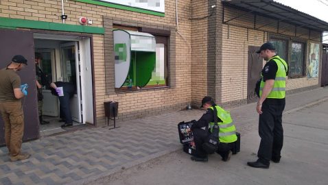 В Луганской области мужчина подорвал себя гранатой в Приватбанке
