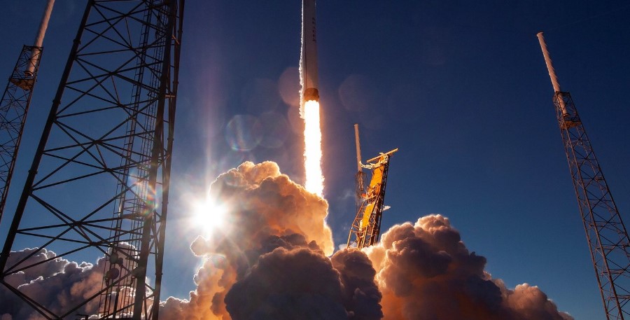 SpaceX запустила Falcon 9 с 60 спутниками