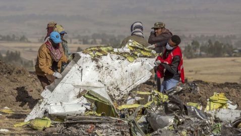 Глава Boeing извинился перед семьями погибших в катастрофах 737 MAX