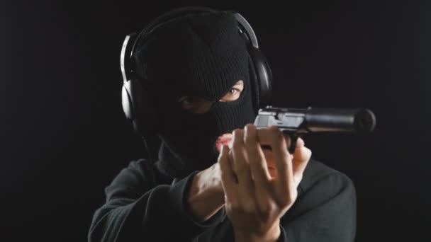 Неизвестный с оружием захватил 4 заложников во Франции