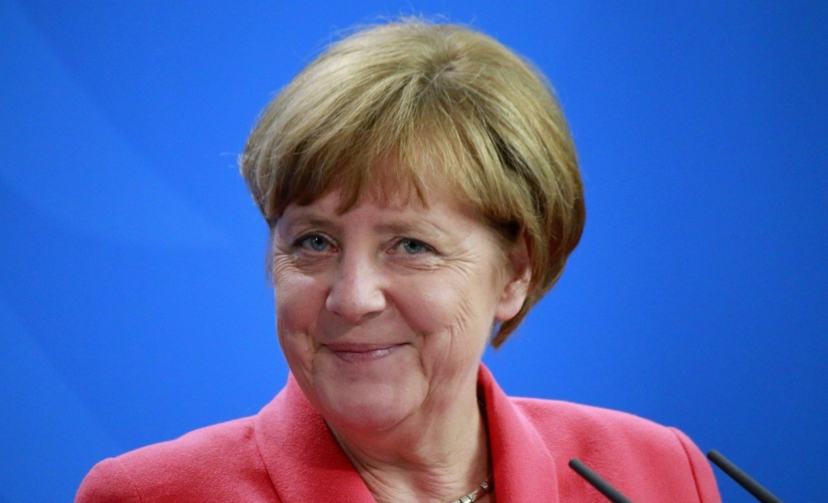 Зеленский и Меркель обсудили по телефону Минские соглашения