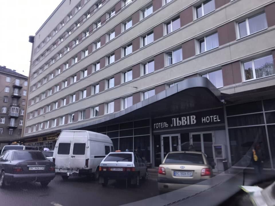 Во Львове неизвестный от имени Порошенко «заминировал» пять зданий