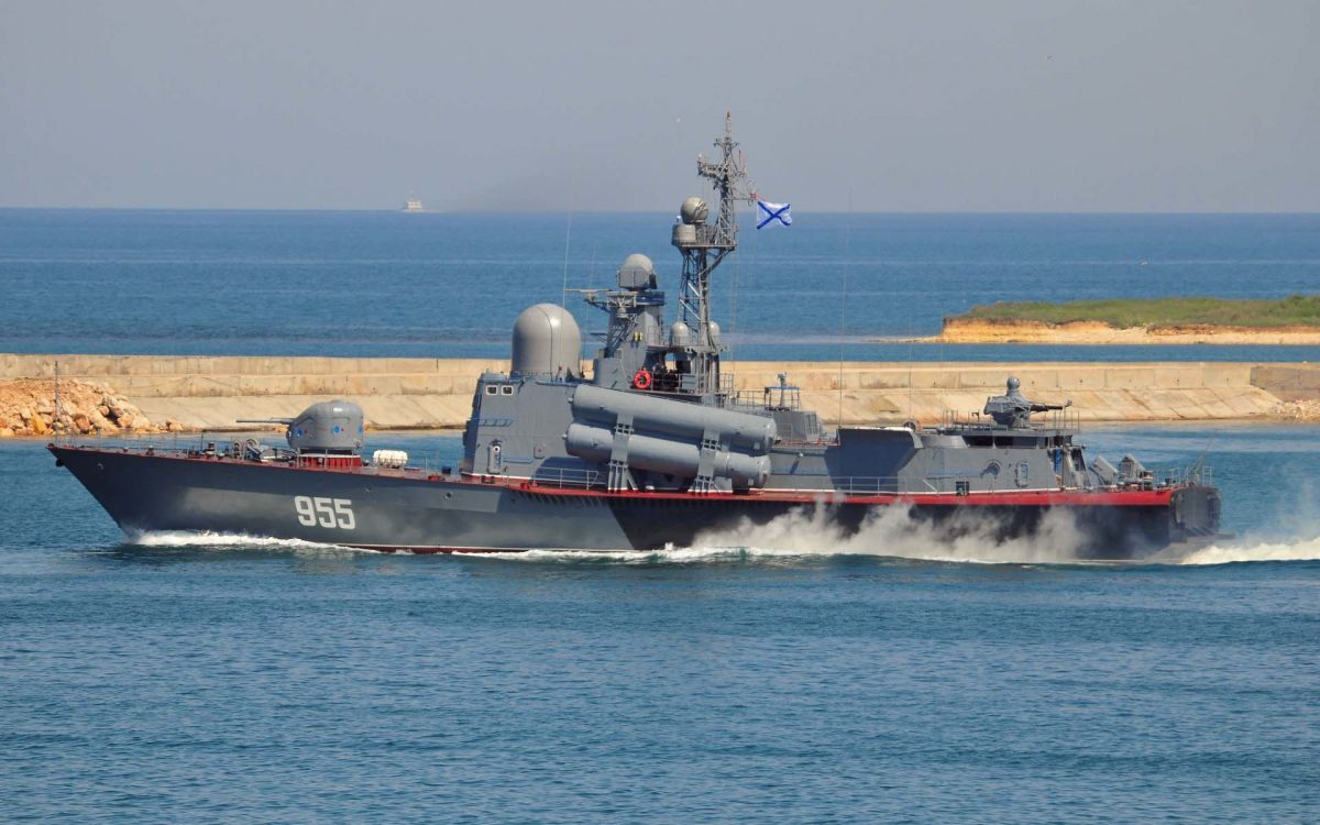 Минобороны: российские корабли блокируют морские экономические зоны Украины