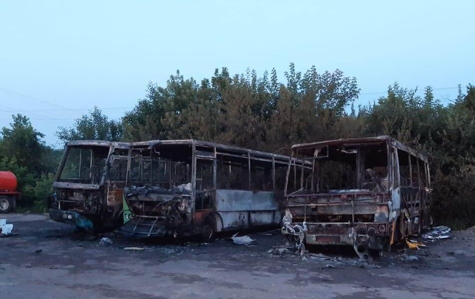 Под Киевом сожгли автобусы для перевозки льготников