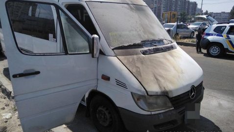 В Киеве забросали маршрутки коктейлями Молотова