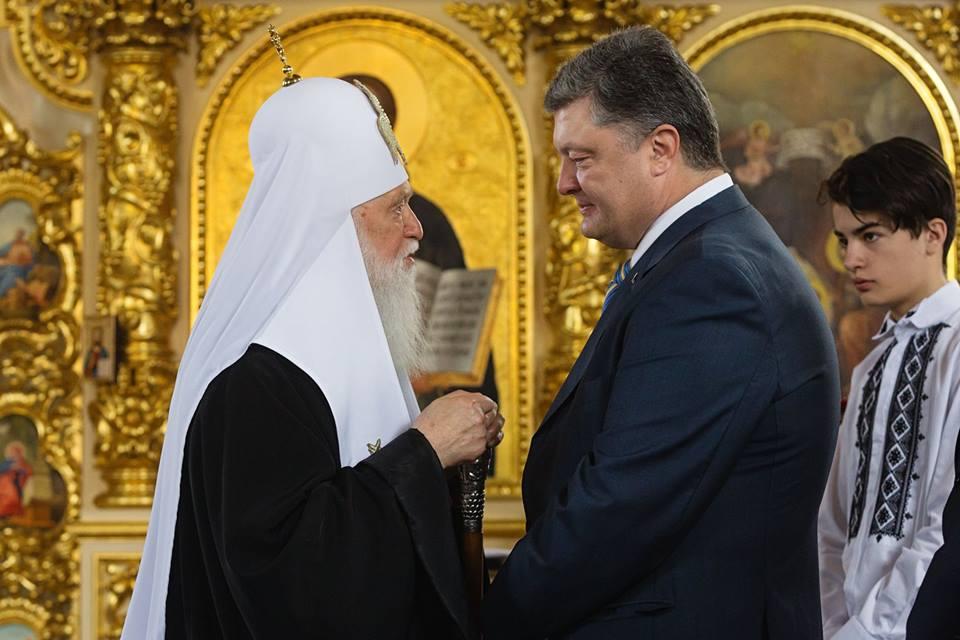 Филарет намекнул, что Порошенко мог подкупить епископов