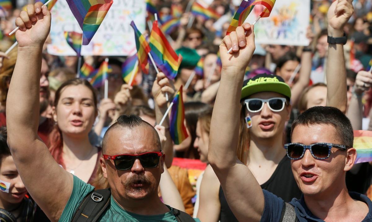 Участник ЛГБТ-марша: в армии очень много гомофобов