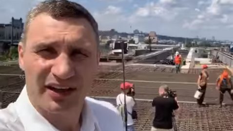 «Ржавых балок не будет»: Кличко показал строительство Подольского моста