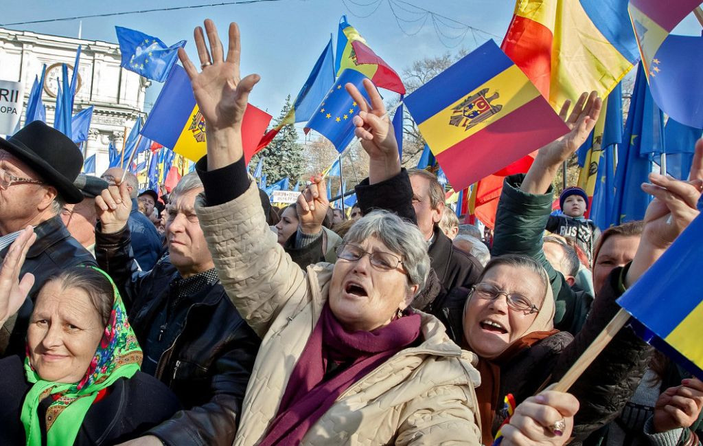 Украинцам не советуют участвовать в демонстрациях в Молдове