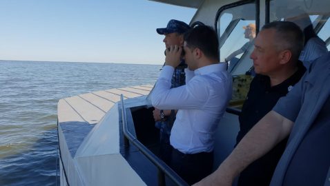 Видео: Зеленский наблюдает за учениями в Азовском море
