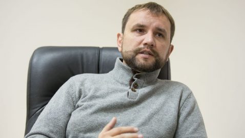 Вятрович пожаловался, что его хотят уволить