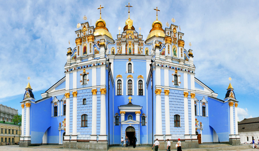 УПЦ КП требует в суде оставить за собой Михайловский монастырь