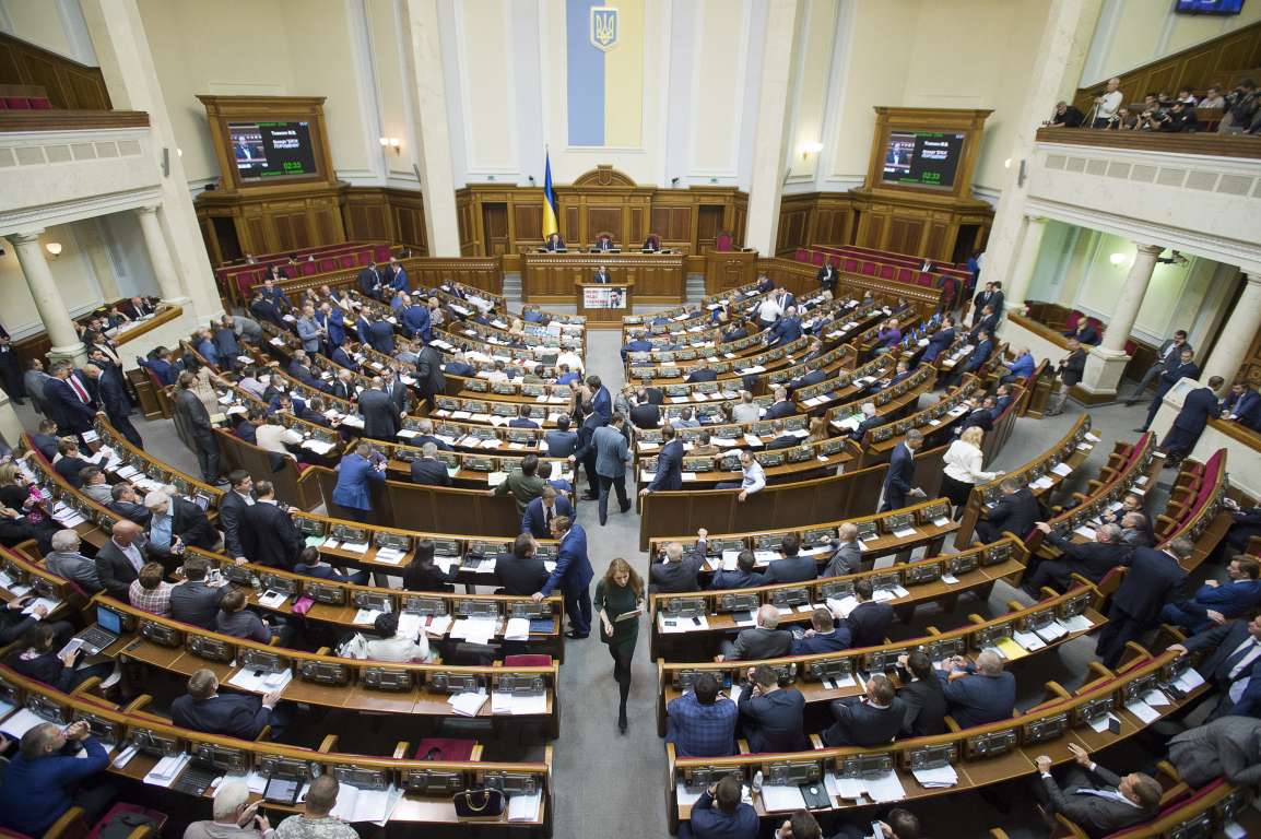 Штаб «Слуги народа»: мажоритарщики от партии получат в Раде до 127 мест
