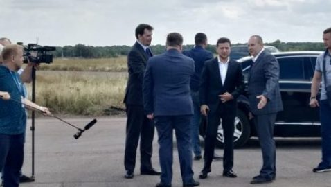 Зеленский предложил чиновнику продать машину и оплатить долги города