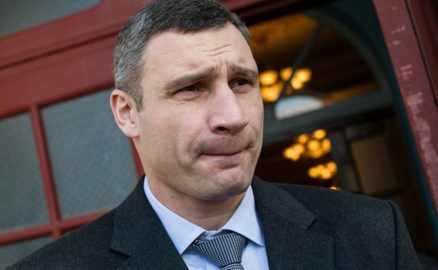 СМИ: Кличко вручили повестку на допрос в ГБР