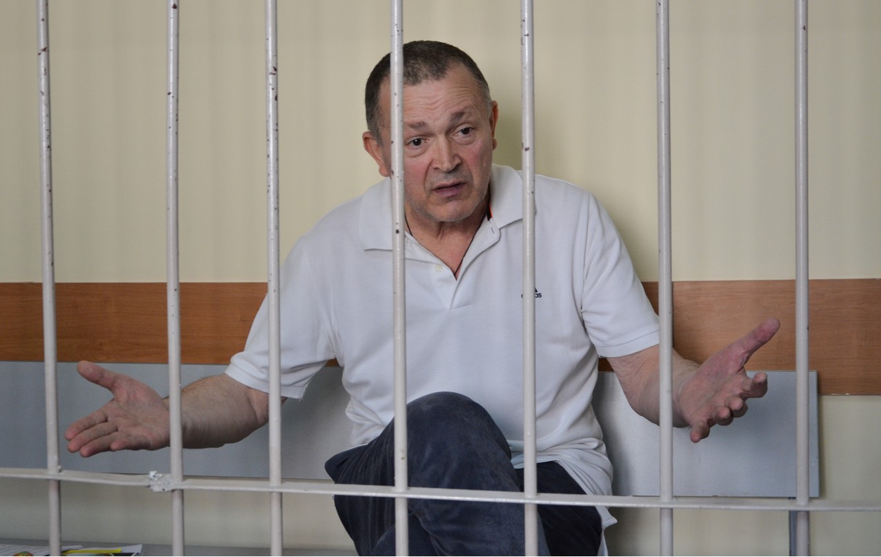 Экс-главу Минздрава Крыма отпустили под домашний арест