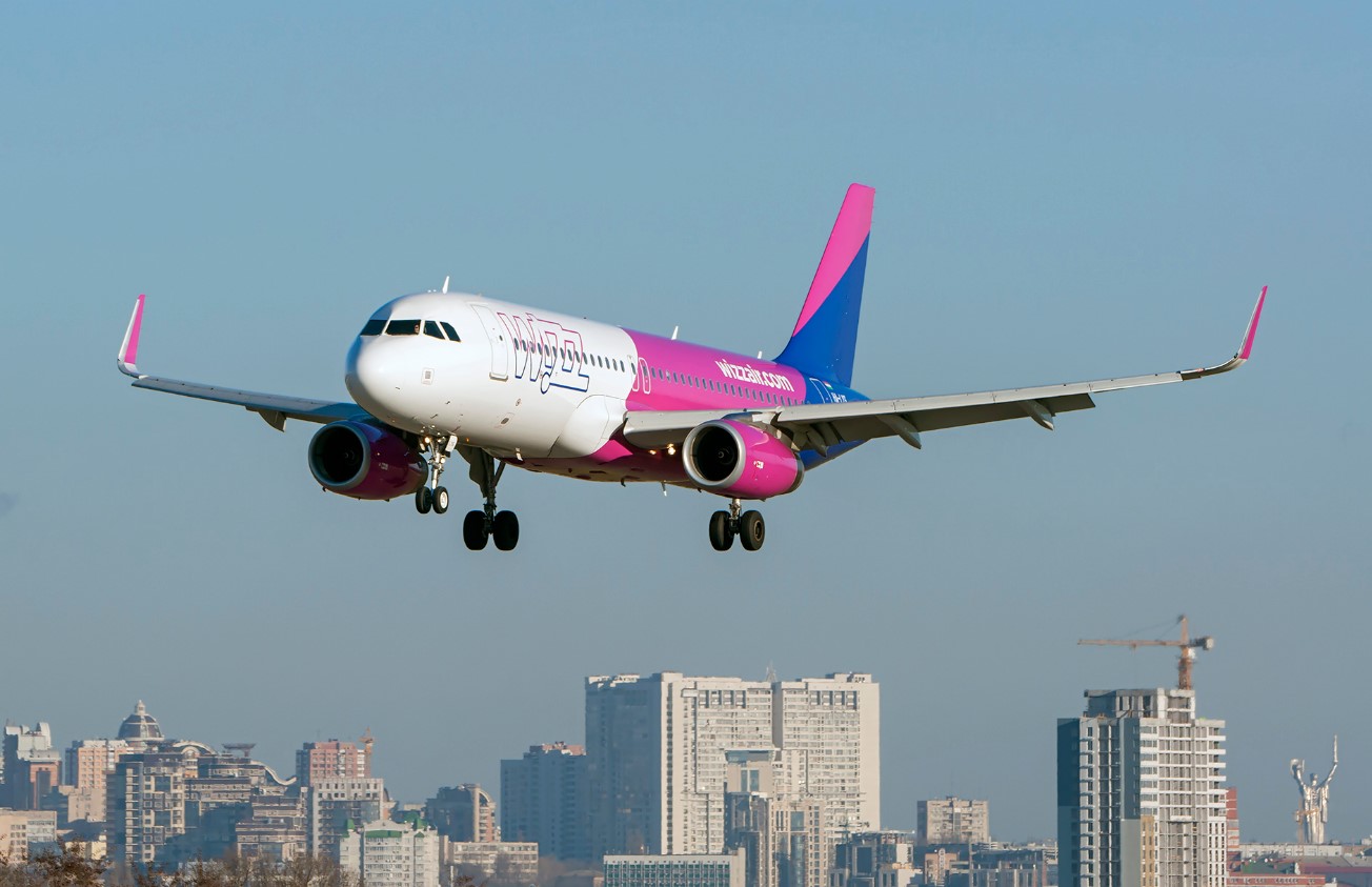 Wizz Air за две недели отменил 50 рейсов из Киева