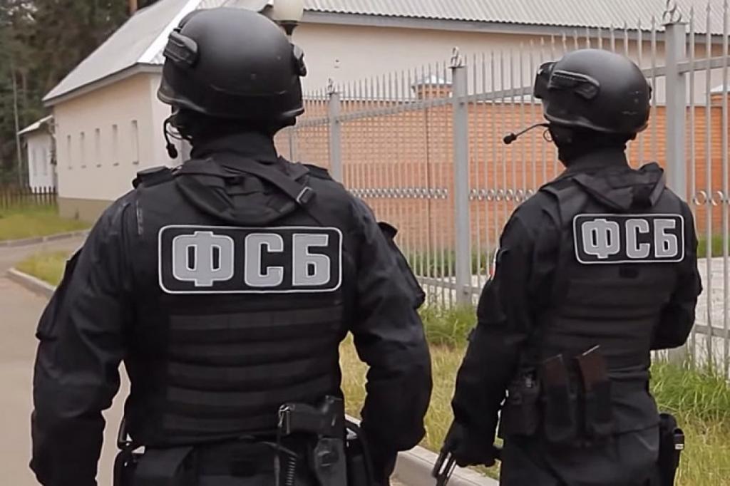 СМИ: ФСБ задержала двух украинцев на границе с Крымом