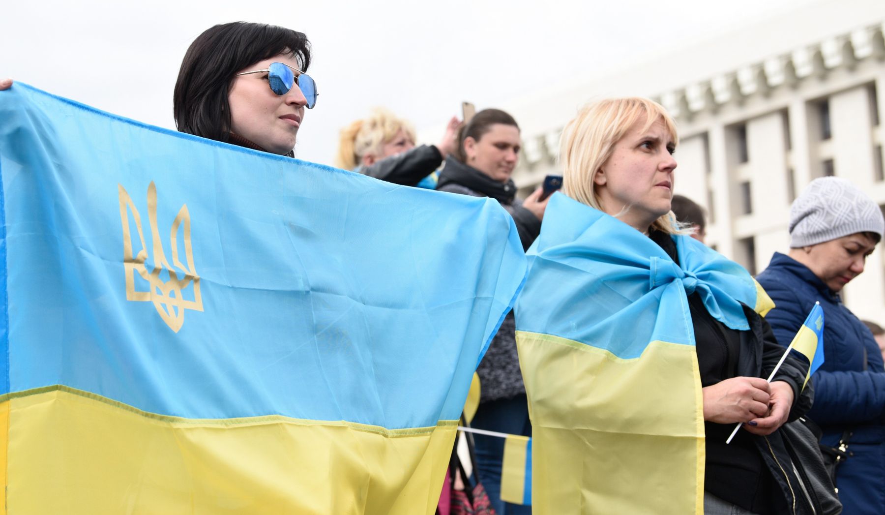 Больше двух третей россиян хорошо относятся к Украине – опрос