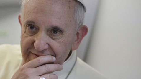 Папа Римский: на Донбассе ведется гибридная война