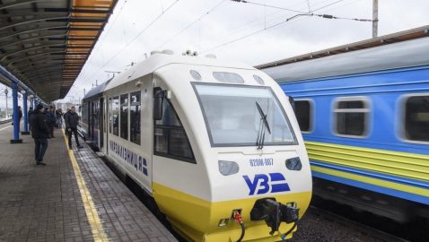Укрзализныця требует снизить налоги, иначе сократит пассажирские перевозки