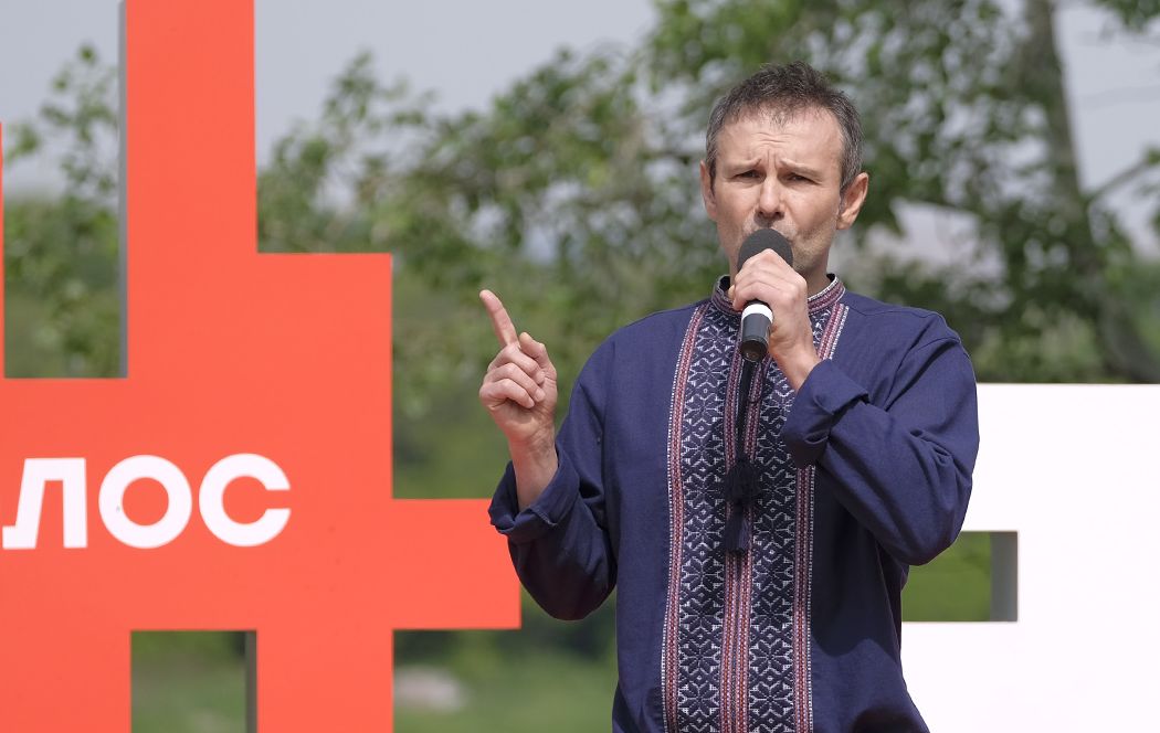 «Бермудский треугольник»: Вакарчук рассказал, почему украинцы бедные