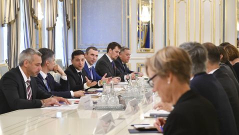 Зеленский обсудил поддержку реформ с послами G7, ЕС и НАТО
