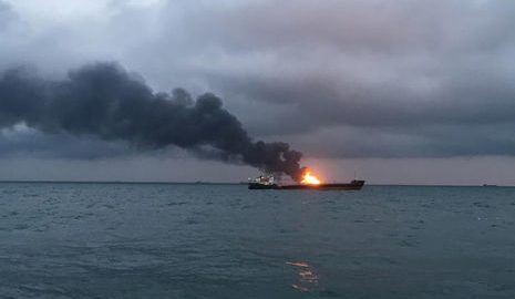 В Черном море сгорело российское судно