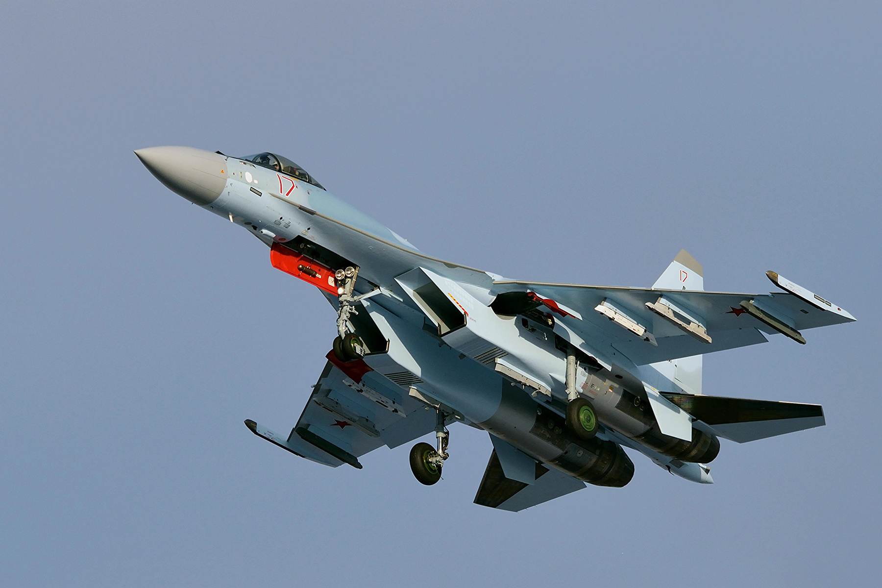 Апаршин: Россия готовит вторжение с авиацией и ракетами