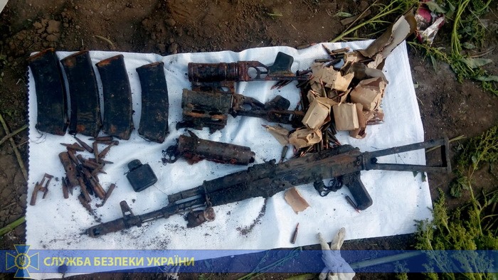 СБУ нашла в школе оружие, якобы утерянное в боях на Донбассе