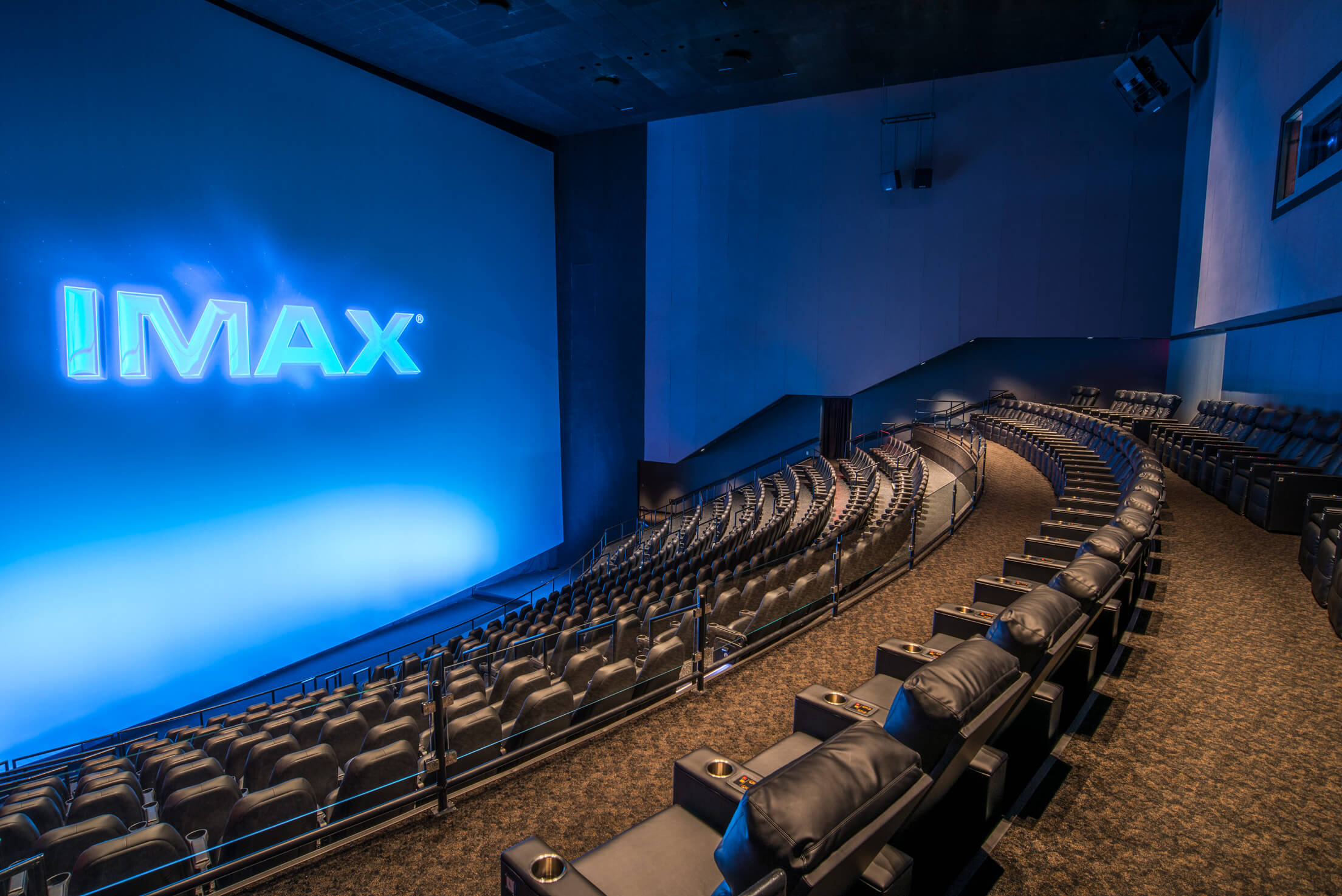 Украина обратилась к IMAX из-за кинотеатра в Крыму