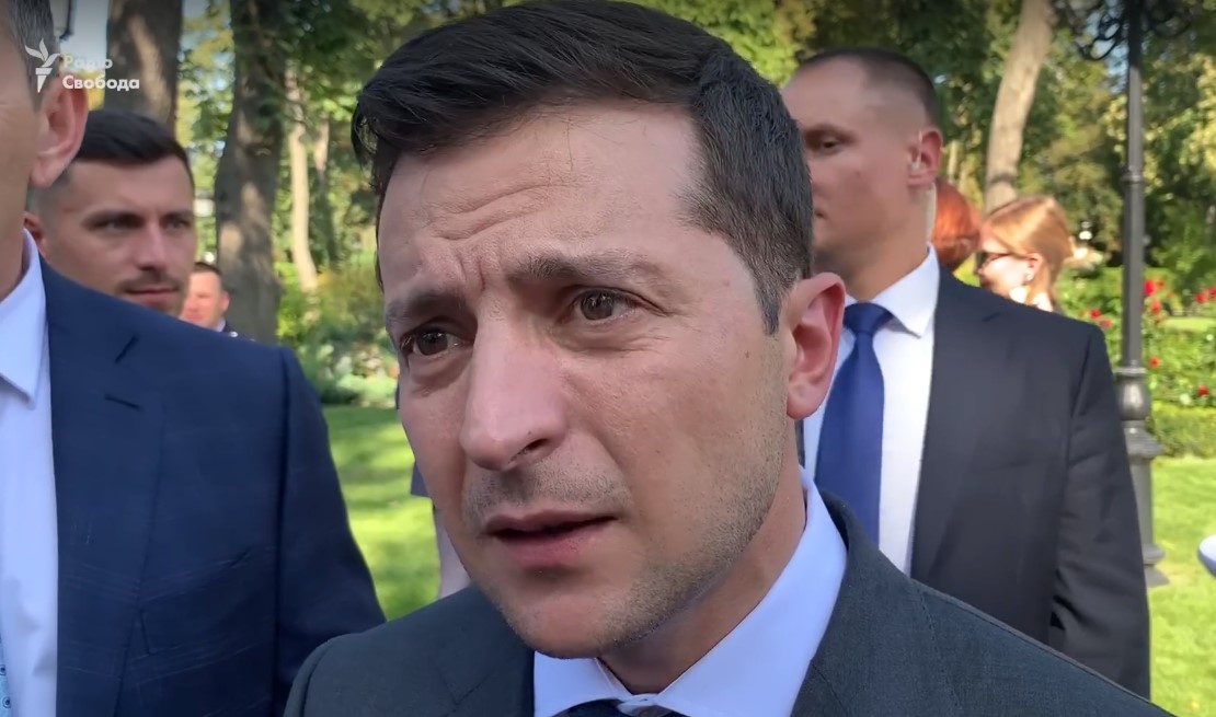 Зеленский назвал «внутренним флешмобом» историю с отставкой Богдана